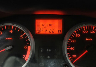 Подержанный автомобиль Renault Duster 2014 года (12 фото)