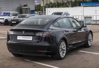 Подержанный автомобиль Tesla Model 3 2022 года (5 фото)