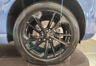 Новый Hongqi HS3 2024 (7 фото)