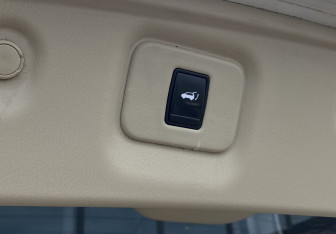 Подержанный автомобиль Infiniti JX 2013 года (11 фото)