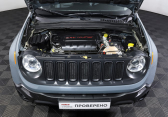 Подержанный автомобиль Jeep Renegade 2016 года (9 фото)