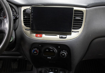 Подержанный автомобиль Kia Rio Hatchback 2008 года (15 фото)