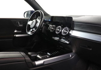 Подержанный автомобиль Mercedes-Benz GLB 2021 года (9 фото)