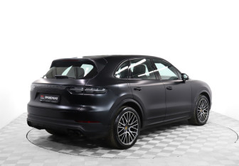 Подержанный автомобиль Porsche Cayenne 2021 года (5 фото)