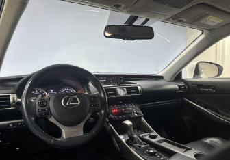 Подержанный автомобиль Lexus IS Sedan 2014 года (29 фото)