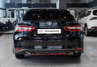 Подержанный автомобиль Toyota Camry Sedan 2021 года (5 фото)
