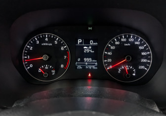 Подержанный автомобиль Kia Rio Hatchback 2021 года (14 фото)