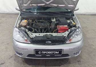 Подержанный автомобиль Ford Focus Sedan 2004 года (16 фото)