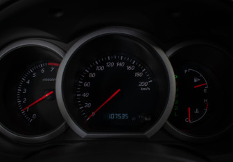 Подержанный автомобиль Suzuki Grand Vitara 2007 года (12 фото)