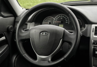 Подержанный автомобиль LADA (ВАЗ) Priora Hatchback 2013 года (14 фото)