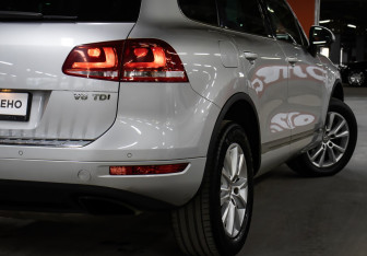 Подержанный автомобиль Volkswagen Touareg 2011 года (21 фото)