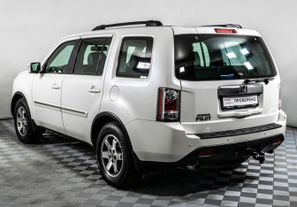 Подержанный автомобиль Honda Pilot 2013 года (7 фото)