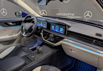 Подержанный автомобиль Hongqi HS5 2024 года (13 фото)