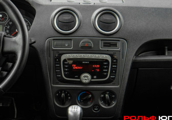 Подержанный автомобиль Ford Fusion 2008 года (12 фото)