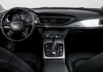 Подержанный автомобиль Audi A7 2013 года (12 фото)