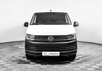 Подержанный автомобиль Volkswagen Transporter Van 2018 года (2 фото)