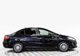 Подержанный автомобиль Peugeot 408 2013 года (3 фото)