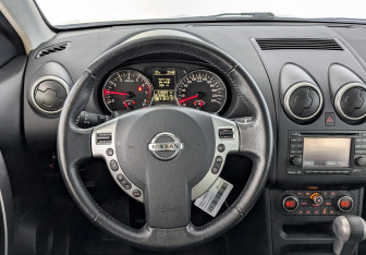 Подержанный автомобиль Nissan Qashqai 2013 года (21 фото)