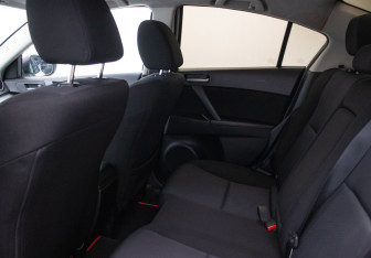 Подержанный автомобиль Mazda 3 Sedan 2010 года (11 фото)