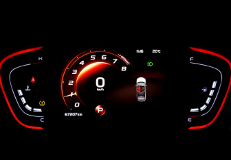 Подержанный автомобиль Geely Coolray 2023 года (13 фото)