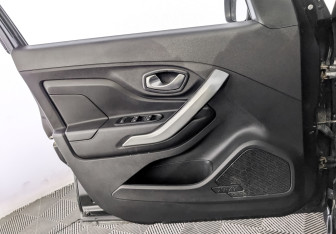 Подержанный автомобиль LADA (ВАЗ) XRAY 2016 года (19 фото)