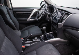 Подержанный автомобиль Mitsubishi Pajero Sport 2019 года (9 фото)
