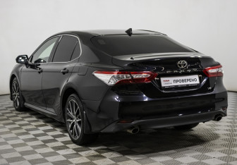 Подержанный автомобиль Toyota Camry Sedan 2021 года (7 фото)