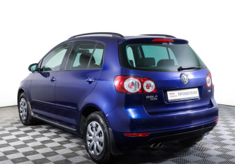 Подержанный автомобиль Volkswagen Golf Plus 2010 года (7 фото)