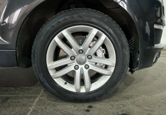 Подержанный автомобиль Audi Q7 2007 года (23 фото)