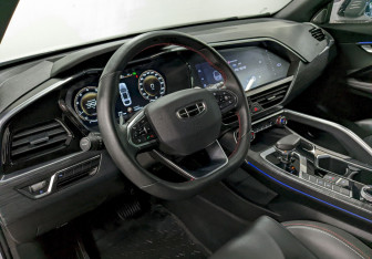 Подержанный автомобиль Geely Tugella 2023 года (13 фото)