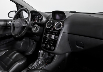 Подержанный автомобиль Opel Corsa 2010 года (9 фото)