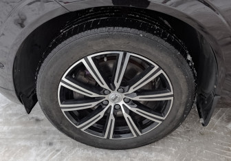 Подержанный автомобиль Volvo XC60 2018 года (16 фото)