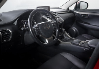 Подержанный автомобиль Lexus NX 2020 года (15 фото)