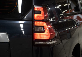 Подержанный автомобиль Toyota Land Cruiser Prado 2019 года (25 фото)