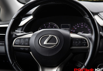 Подержанный автомобиль Omoda C5 2024 года (12 фото)