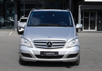 Подержанный автомобиль Mercedes-Benz Viano 2010 года (2 фото)
