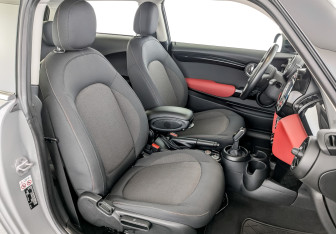 Подержанный автомобиль MINI Hatch 2021 года (23 фото)