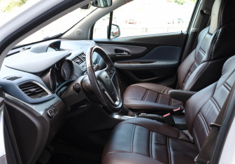 Подержанный автомобиль Opel Mokka 2014 года (16 фото)