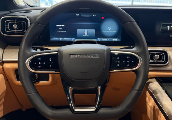 Подержанный автомобиль Jaecoo J8 2024 года (14 фото)