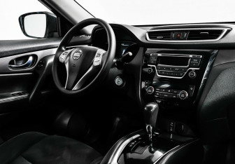 Подержанный автомобиль Nissan X-Trail 2016 года (8 фото)