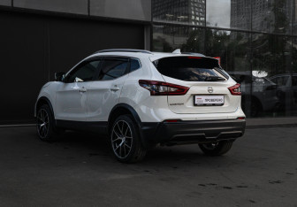 Подержанный автомобиль Nissan Qashqai 2021 года (6 фото)
