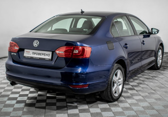 Подержанный автомобиль Volkswagen Jetta Sedan 2012 года (5 фото)
