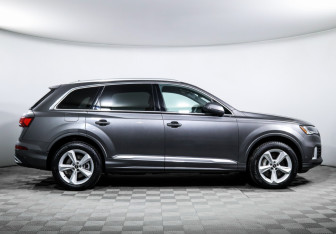 Подержанный автомобиль Audi Q7 2023 года (4 фото)