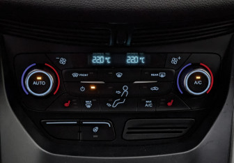 Подержанный автомобиль Ford Kuga 2018 года (20 фото)