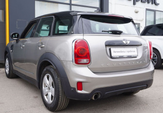 Подержанный автомобиль MINI Countryman 2017 года (7 фото)