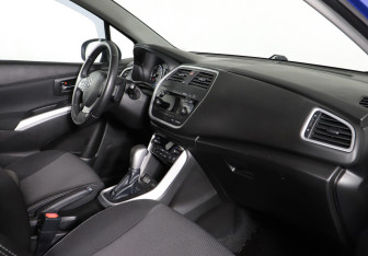 Подержанный автомобиль Suzuki SX4 Hatchback 2014 года (9 фото)