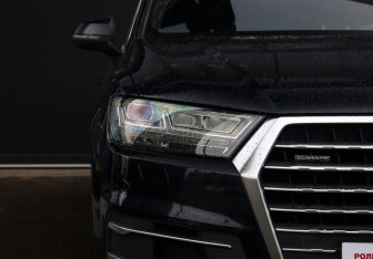 Подержанный автомобиль Audi Q7 2016 года (31 фото)