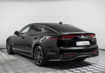 Подержанный автомобиль Kia Stinger 2021 года (7 фото)