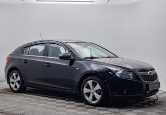 Подержанный автомобиль Chevrolet Cruze Hatchback 2012 года (7 фото)