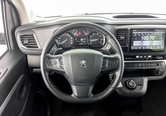Подержанный автомобиль Peugeot Traveller 2021 года (22 фото)